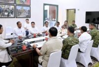 1765991179204-prabowo-tiba-di-sumbar-langsung-menggelar-rapat-dok-instagramsekretariat-kabinet-1765984202573_169