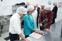 1766034407311-delegasi-prancis-kunjungi-sppg-polri-pejaten-1766033390465_169