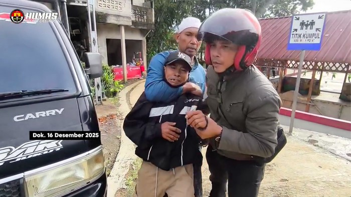 1766034407990-pria-bernama-emed-alias-aku-ditangkap-polisi-usai-merampok-lansia-di-wilayah-cileungsi-bogor-jawa-barat-dok-polsek-cileungsi-1766033487201_169