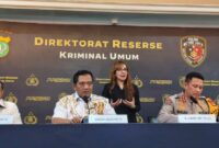 1766056026313-polda-metro-jaya-menggelar-konferensi-pers-terkait-penanganan-kasus-tuduhan-ijazah-palsu-jokowi-1766054441571_169