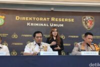 1766056032815-polda-metro-jaya-umumkan-hasil-gelar-perkara-khusus-kasus-ijazah-jokowi-1766052252044_169