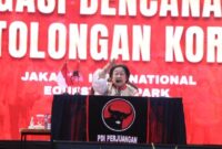 1766207191863-ketua-umum-pdi-perjuangan-pdip-megawati-soekarnoputri-dan-ketua-dpp-pdi-perjuangan-bidang-penanggulangan-bencana-tri-rismahari-1766199192388_169