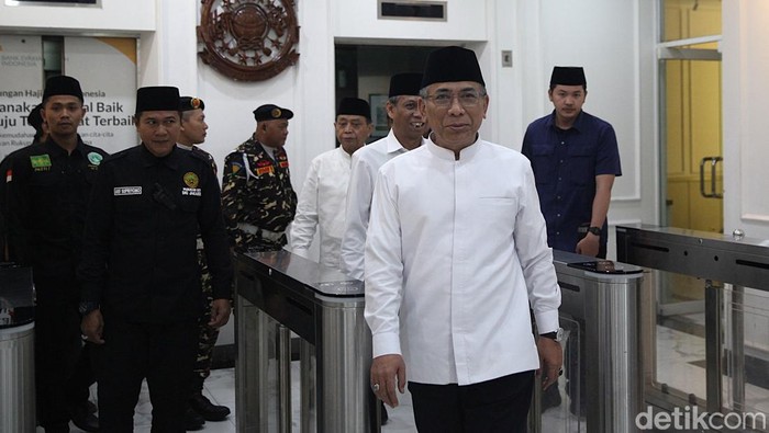 1766574392002-gus-yahya-ajak-pengurus-nu-fokus-siapkan-muktamar-ke-35-1766571415149_169