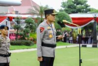 1767287170721-kapolda-jawa-tengah-irjen-ribut-hari-wibowo-memimpin-upacara-kenaikan-pangkat-dokistimewa-1767272452081_169