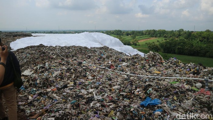 1767330504038-pengelolaan-sampah-1766728287173_169