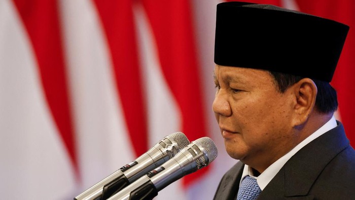1767395102247-momen-haru-di-istana-merdeka-putri-soeharto-terima-gelar-pahlawan-nasional-dari-presiden-prabowo-1762752499523_169