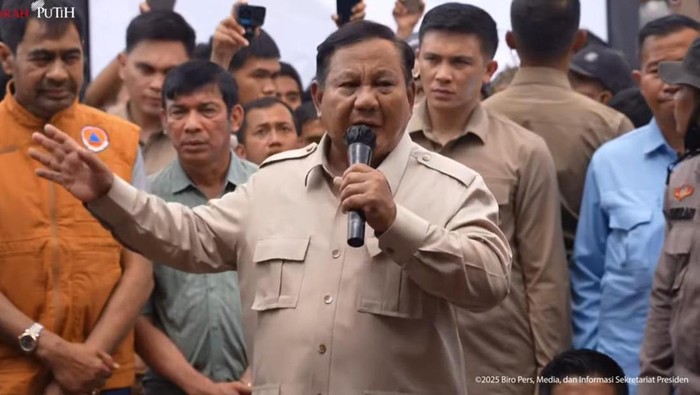 1767719167005-teks-foto-presiden-prabowo-saat-mengunjungi-aceh-tamiang-foto-dok-sekretariat-presiden-1765512957523_169