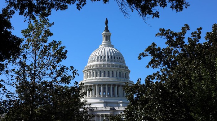 1767827130170-shutdown-belum-berakhir-pemerintah-as-lumpuh-hingga-hari-keempat-1759618032383_169