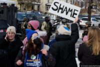 1767870381833-tragedi-minnesota-agen-imigrasi-as-tembak-mati-perempuan-1767868176028