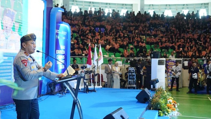 1767935187672-kapolda-riau-irjen-pol-herry-heryawan-menjadi-pembicara-di-riau-edutech-campus-summit-2026-1767932874160_169
