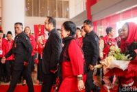 1768043158669-megawati-dan-sejumlah-kader-hadir-di-hut-ke-53-pdip-1768036256392_169