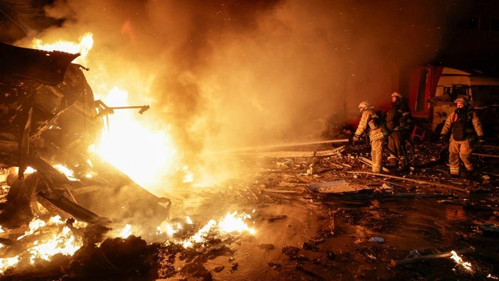 1768323980360-kharkiv-kembali-diguncang-serangan-rudal-rusia-1768291766004_169