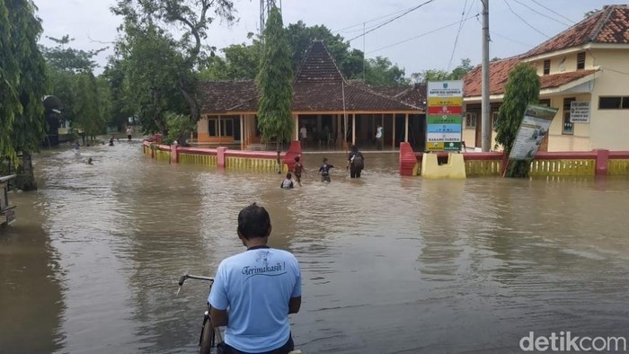 1769058413469-banjir-di-pasuruan-1769051842398_169
