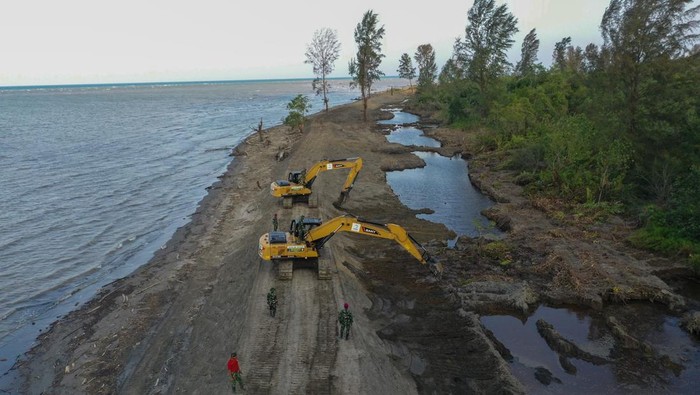 1769512003465-alur-muara-peunaga-aceh-tamiang-dikeruk-agar-nelayan-kembali-melaut-1769489641225_169